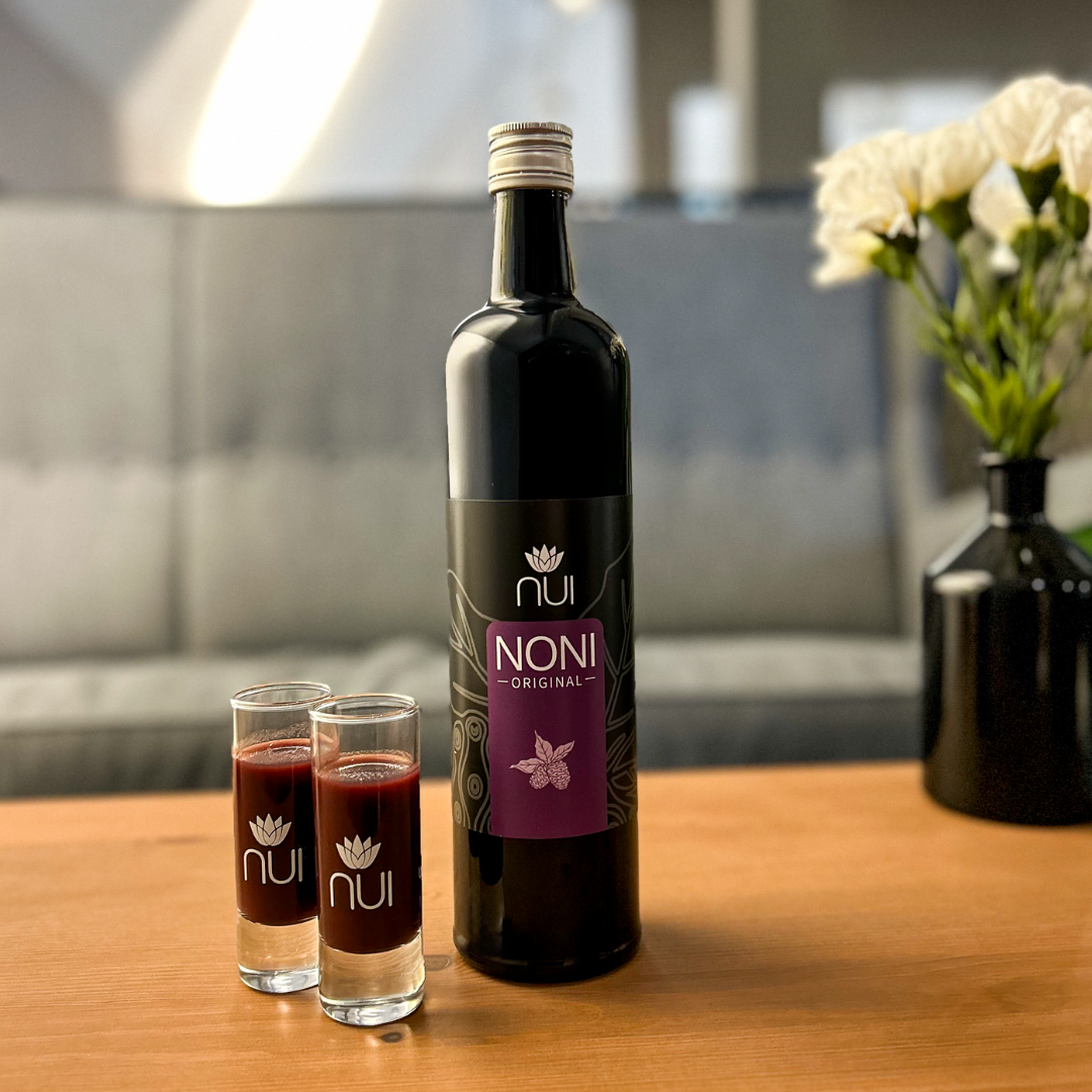 NUI-NONI-ORIGINAL-Flasche-mit-2-Glas-Saft