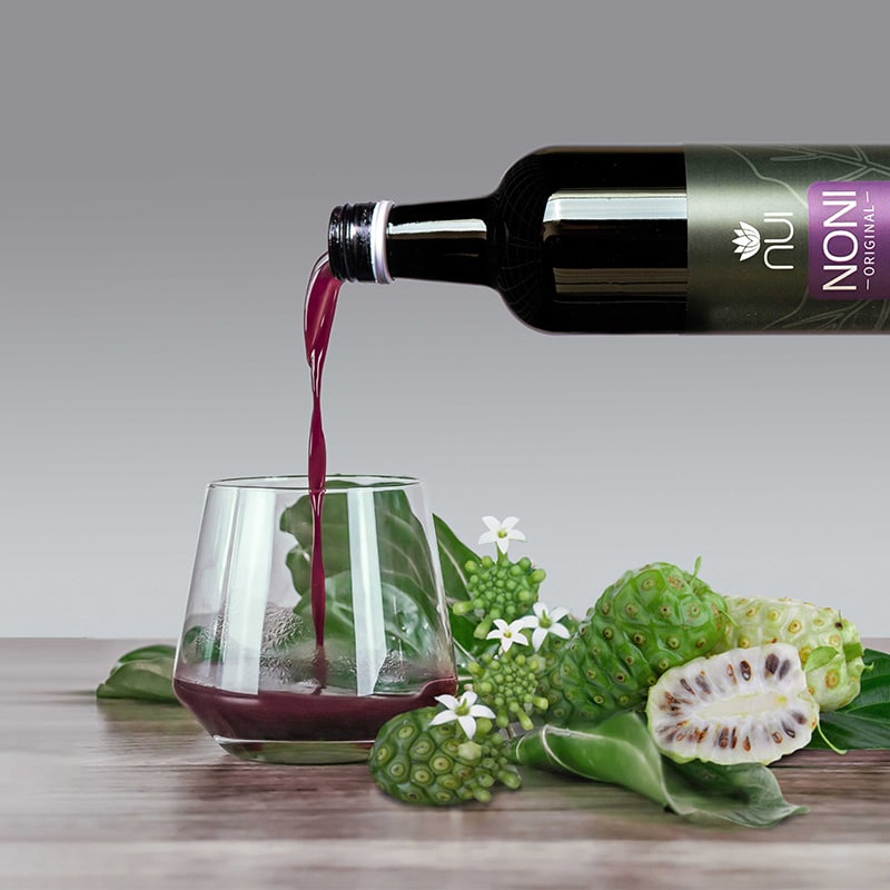 Nui-Noni-ORIGINAL-Saft-mit-Breitglas