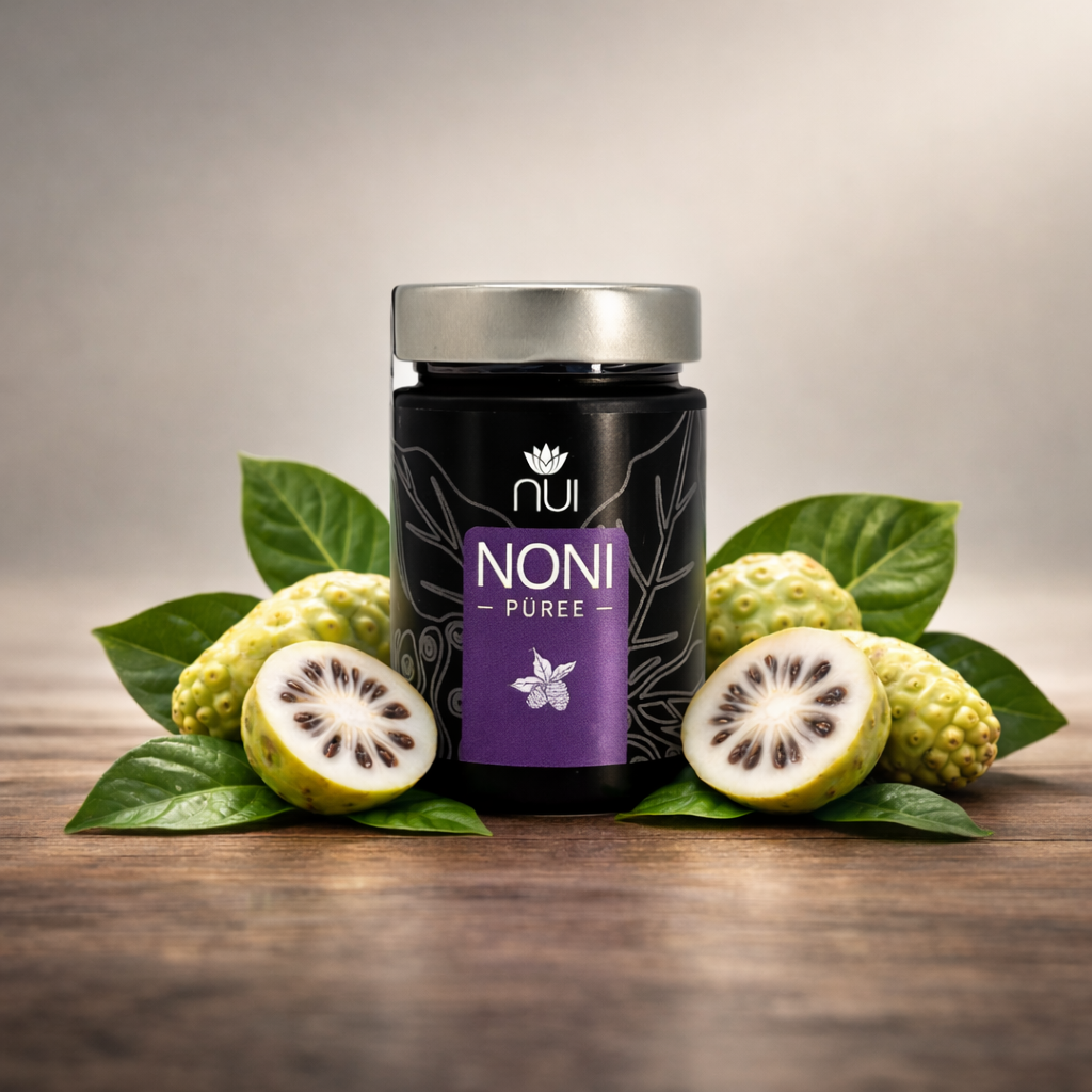 NUI-NONI-PÜREE-mit-Noniblatt-und-Nonifrucht